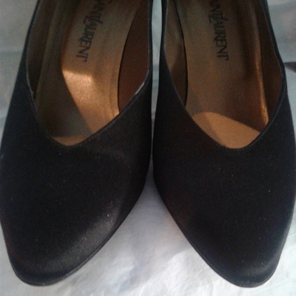 🦋 YSL Vintage Black Silk  Pumps 🦋 - Picture 2 of 8
